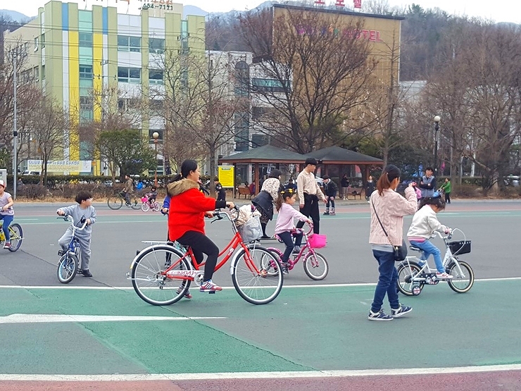 따뜻한 봄날!인라인타기 좋은 곳, 두류공원