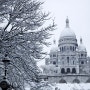 폭설로 눈덮인 프랑스 파리의 아름다운 장면