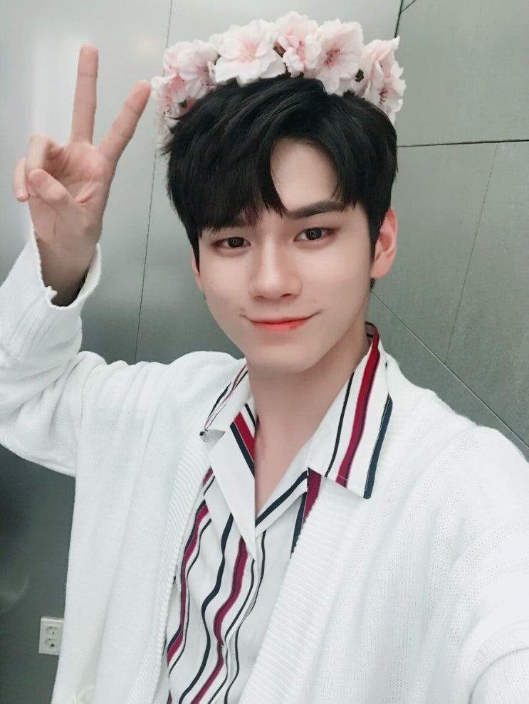 [워너원 옹성우]쇼!음악중심, 옹MC-워너원 1위-180317, 사진, 움짤, 영상 모음- : 네이버 블로그