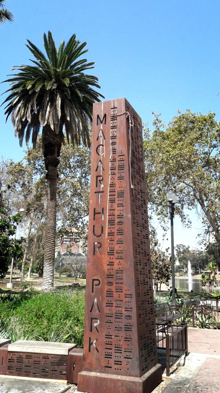 「MacArthur Park(맥아더 공원)」 LA Downtown 복판의 쉼터, 하지만...