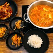 왕십리 센트라스 김치찌개, 제육볶음 맛집 대찬식당