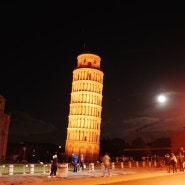 이탈리아 피렌체 피사 11月 2018年 / 달이 빛나는 밤에 피사의 사탑 #피렌체에서 피사 #트랜 이탈리아 피사 센트럴 #피사의 사탑 #피렌체에서 피사 교통비 #밤의 피사