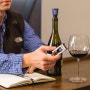 와인 프리저브의 game changer rePour wine saver.