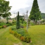 군산 리즈리 카페, 기찻길 옆 정미소와 야외 정원