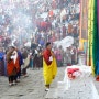 부탄의 부처님오신날 "태어남도 깨달음도 열반도 하나" 국왕, 국사, 국민이 함께 즐기는 엄숙한 축제