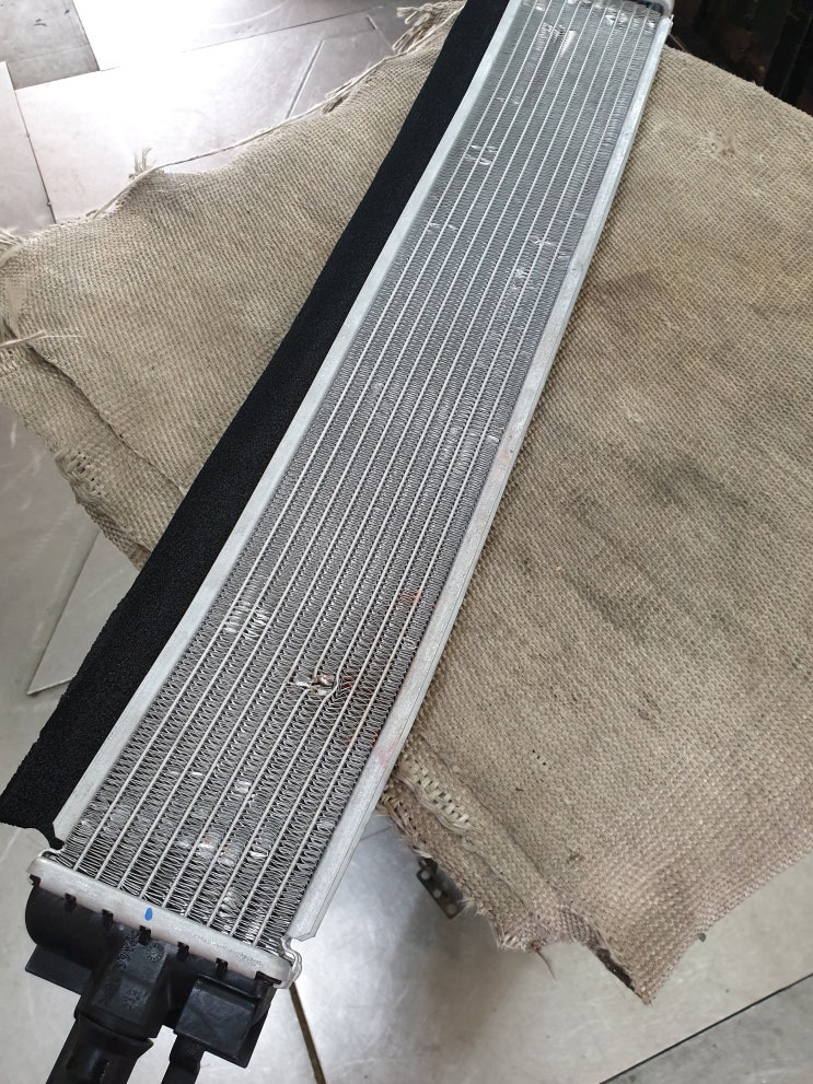 Radiator welding/자동차 라디에이터 냉각수 누수보수용접/라지에타 용접/알곤용접/알루미늄 브레이징용접/동(신주 ... Radiator Welding/자동차 라디에이터 냉각수 누수보수용접/라지에타 용접/알곤용접/알루미늄 브레이징용접/동(신주 ...