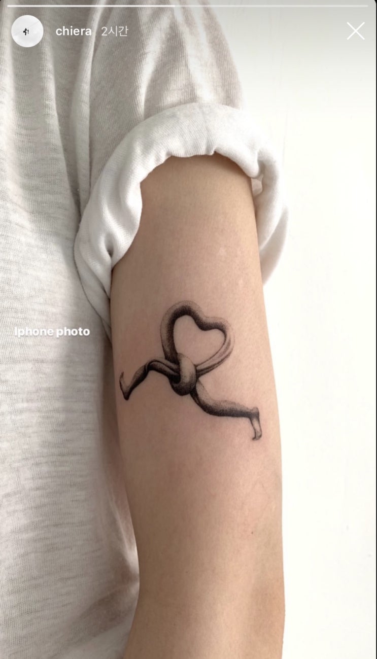 Yes, you CAN get your hero's signatures tattooed 😎❤️\u200d🔥 * Featuring lead  singer of“Highly Suspect”: Johnny Steven “You got a diehard fan there bro  📸🤩 she came the next day with the, image size:743x1299