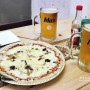 용전동 피자 청담고릴라 카페 & 펍 낮 과 밤 상관없는 데이트장소