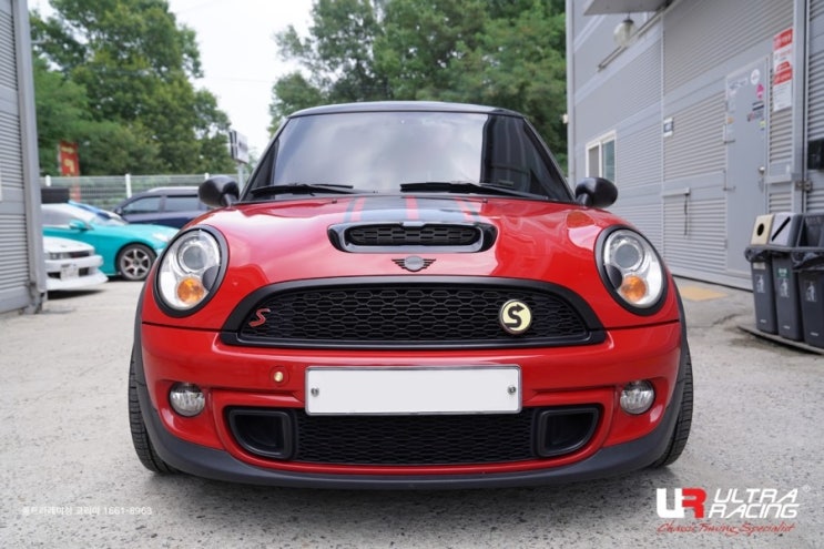 미니쿠퍼 S R56 울트라레이싱 프론트 스트럿바 Mini Cooper S R56 Ultra Racing Front Strut ...