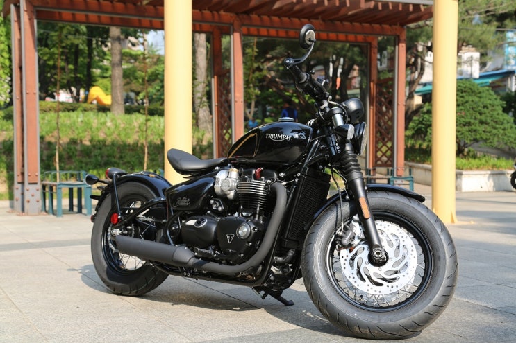 [사전계약] 2018' 트라이엄프 본네빌바버 블랙(TRIUMPH BONNEVILLE BOBBER BLACK) 사전계약 및 프로모션 안내 : 네이버 블로그