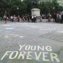 런던 내셔널 갤러리 앞 방탄소년단을 향한 아미들의 마음
