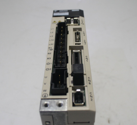 Yaskawa SGDV-1R6A11A Servodriver 200W | Usato In Buone Condizioni - Foto 2