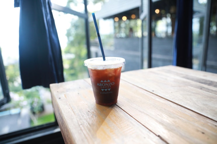 치앙라이 도이창 커피 농장 근처 아본조 카페(ABONZO COFFEE) 분위기 있....