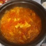 따뜻한 국물을 나누는 사이 - 백채 김치찌개