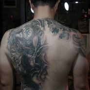 커버업타투 [커버업] 슈퍼N타투 [이레즈미] 용문신 [용타투] 상처커버업 [강남 커버업타투] 등판타투 [잉어타투] 잉어문신 [cover up tattoo] dragon tattoo