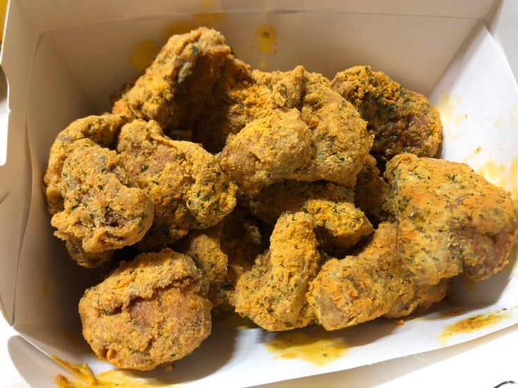 BHC 배달 : 뿌링클 치킨 + 뿌링소떡 + 바삭 치즈볼 + 콜라 : 네이버 블로그