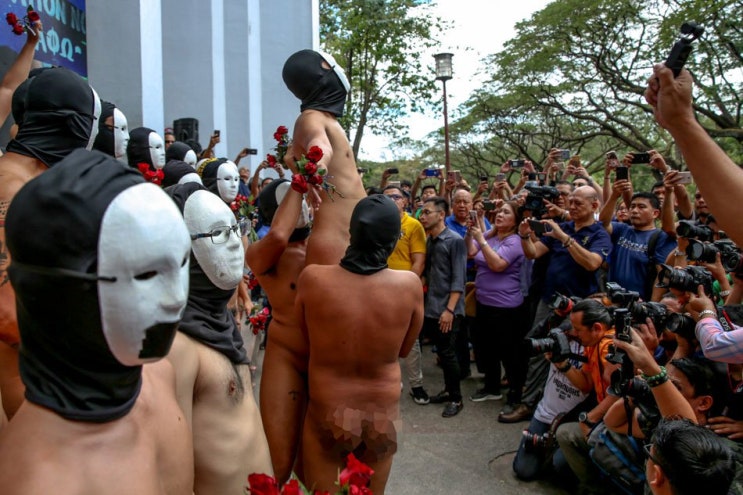 oblationrun 필리핀에 한 국립대학 '나체달리기' 퍼포먼스 화제 [Oblation Run 2019] : 네이버 블로그