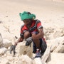 [아프리카여행 57일차]에티오피아 메켈레(Mekelle)- 3박4일 다나킬 투어(Danakil Desert) 2일차 소금사막-소금캐는 사람들