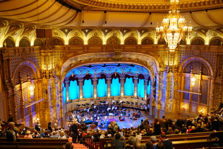 캐나다 지정유산 Orpheum! 밴쿠버 심포니 퓨전재즈 by John Pizzarelli