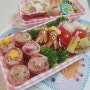 초등학생 소풍도시락 베이컨주먹밥 문어비엔나 롤샌드위치 과일꼬치