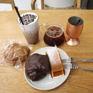 [신사역 카페] 커피, 빵 모두 맛있는 베이커리 카페 '글림'