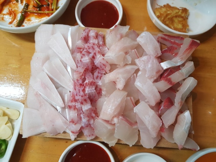 [부산 서구 충무동 맛집] 선어마을 선어횟집 선어회에 반하다 : 네이버 블로그