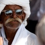 인도사람들 근엄한 수염은 힌두교의 상징인가