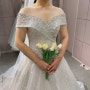 [Wedding] 범일동 누리엔 '루나스포사(Lunasposa)' 본식 드레스 셀렉후기 : 여러 업체의 드레스를 다루는 편집 드레스샵