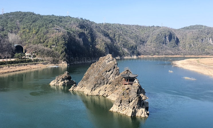 단양팔경! 남한강이 흐르는 단양의 비경~ 도담삼봉, 추노 촬영지 석문, 산책로 [단양][봄] : 네이버 블로그
