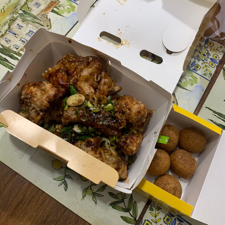 bhc치킨 메뉴 맛초킹 처음 먹은 찐후기 + 치즈볼 : 네이버 블로그