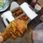 [오늘은 뭘 먹을까?] 한 밤 치킨의 유혹에 빠져볼까 "60계 치킨 양념 반 후라이드 반