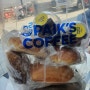 베이커리카페- '빽다방 신사사거리점', 커피 테이크아웃+ 가성비 좋은 맛난 빵 한가득 샀어요~♡