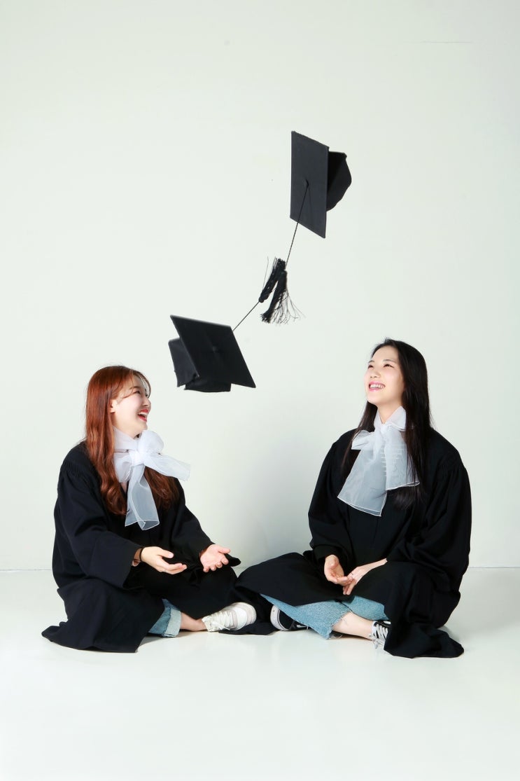 춘천 사진관 - 춘천 까망사진관 학사모 졸업 우정 사진 : 네이버 블로그