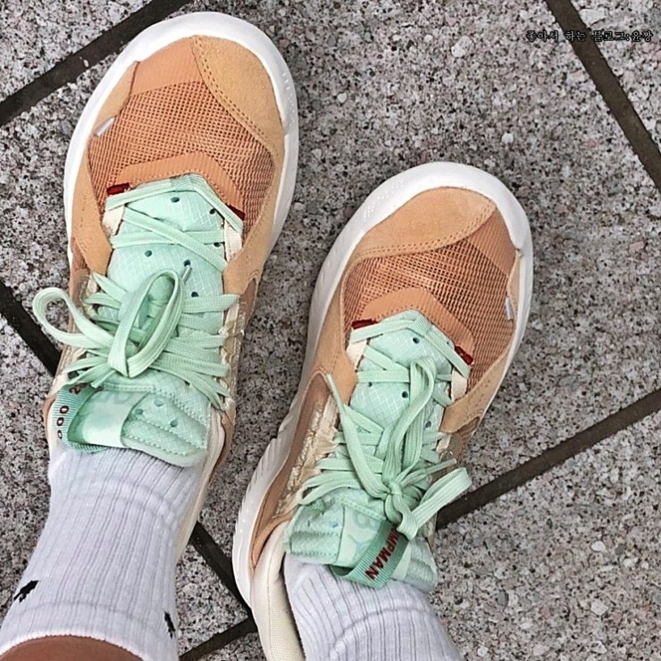 jordan delta vachetta tan on feet