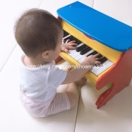 D+222 7개월아기 피아노 놀이장난감. 아빠의 로망과 마음을 담아 구매한 멜리사앤더그 피아노