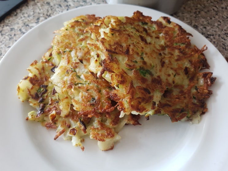 스위스 감자전 뢰스티,주키니 뢰스티 Kartoffel-Zucchini Rösti,스위스감자요리 : 네이버 블로그