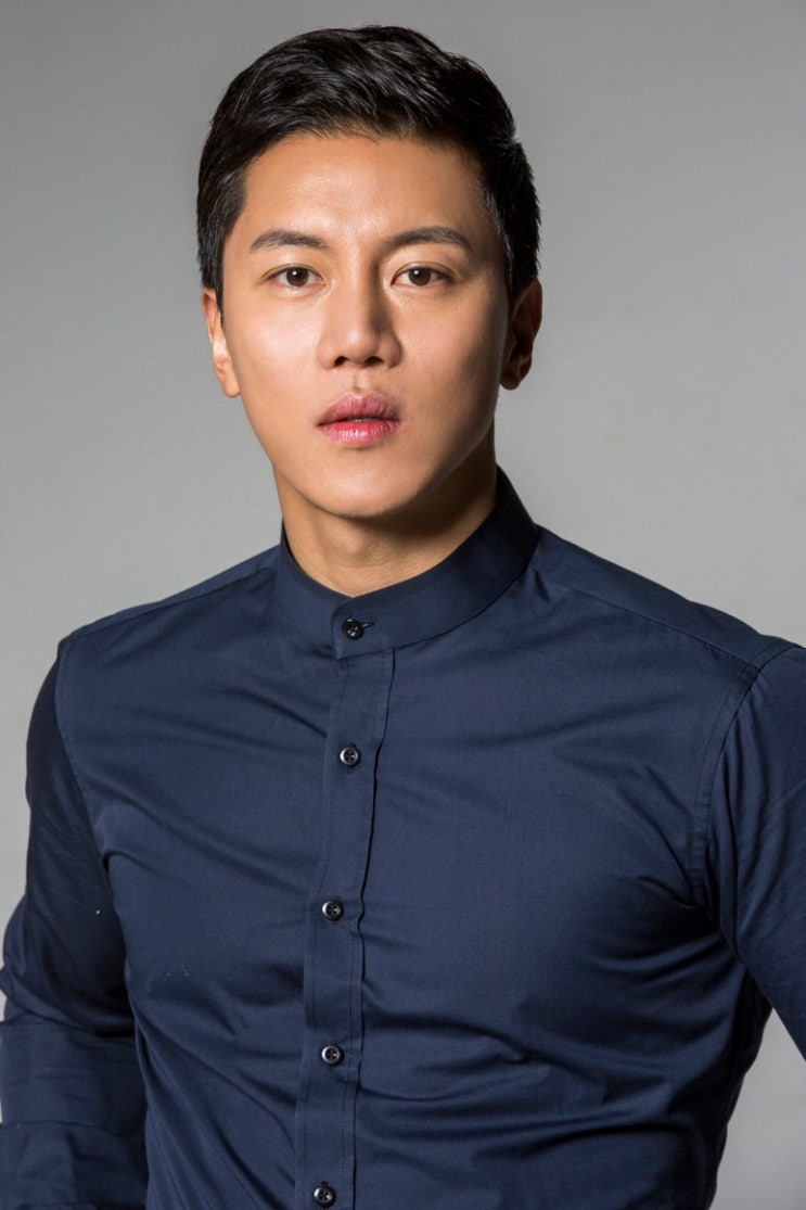 음문석 나이 키 학력 흑백사진 가수 몸무게 혈액형 데뷔 소속사 : 네이버 블로그