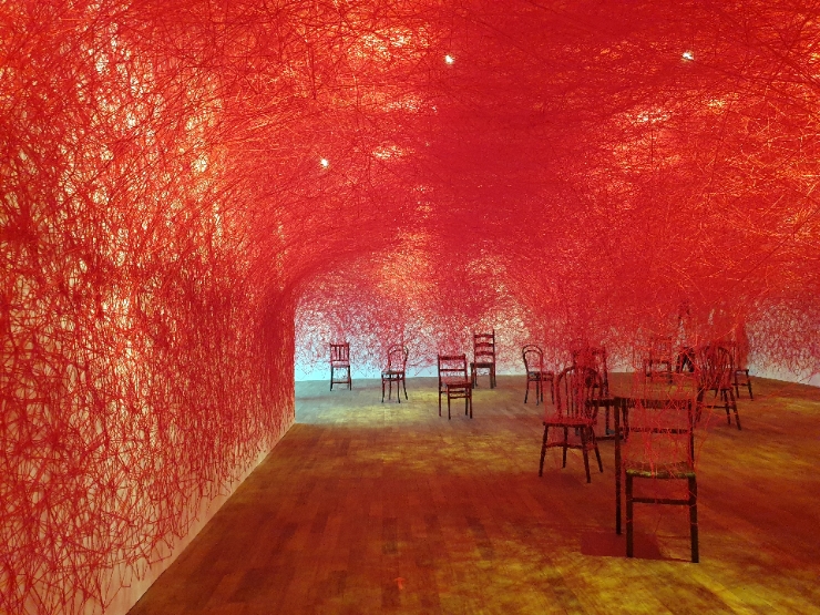 시오타 치하루 작가의 '붉은실 의자방' : 네이버 블로그