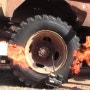 왜 타이어에 공기를 채울 때, 불을 붙일까?