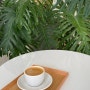 194. 압구정, 도산공원 카페 : 로우롤라, 조용하고 따뜻한 공간