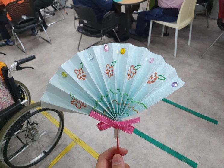 김포주간보호센터 헬스원 데이케어- 단오선 만들기 : 네이버 블로그