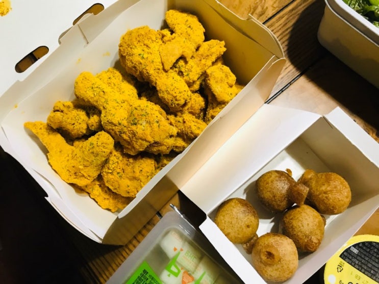 BHC치킨 뿌링클+치즈볼 후기(첫입은 존맛인데 나중엔 너무짬) : 네이버 블로그