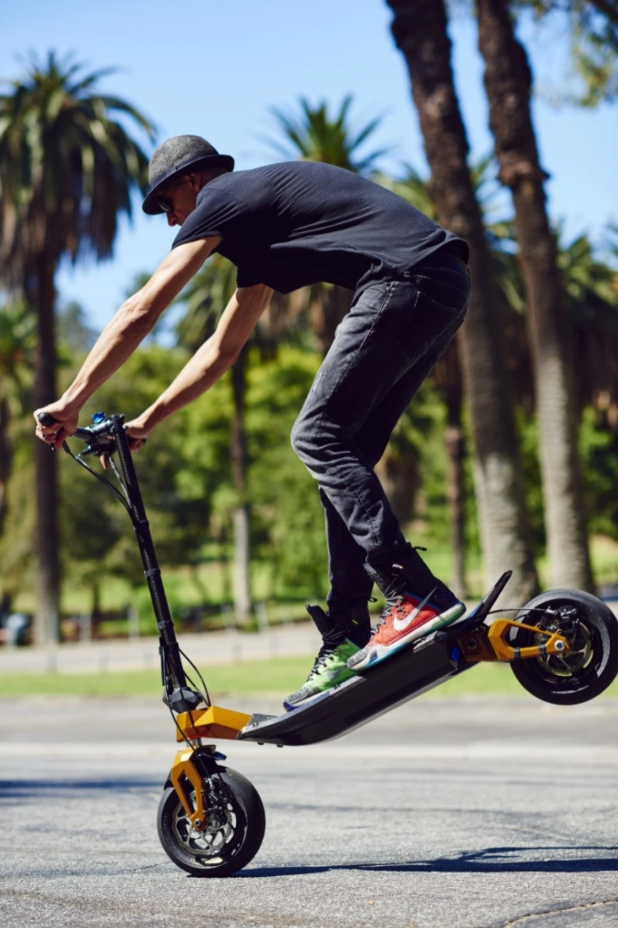 자동차에 스포츠카가 있다면 전동킥보드엔 하이퍼전동킥보드가 있다?Hyperscooter RION2 RE90 Racing ...