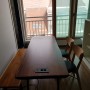 (에코민우드슬랩) 강북구 빌라에 배송된 월넛 테이블과 벤치의자