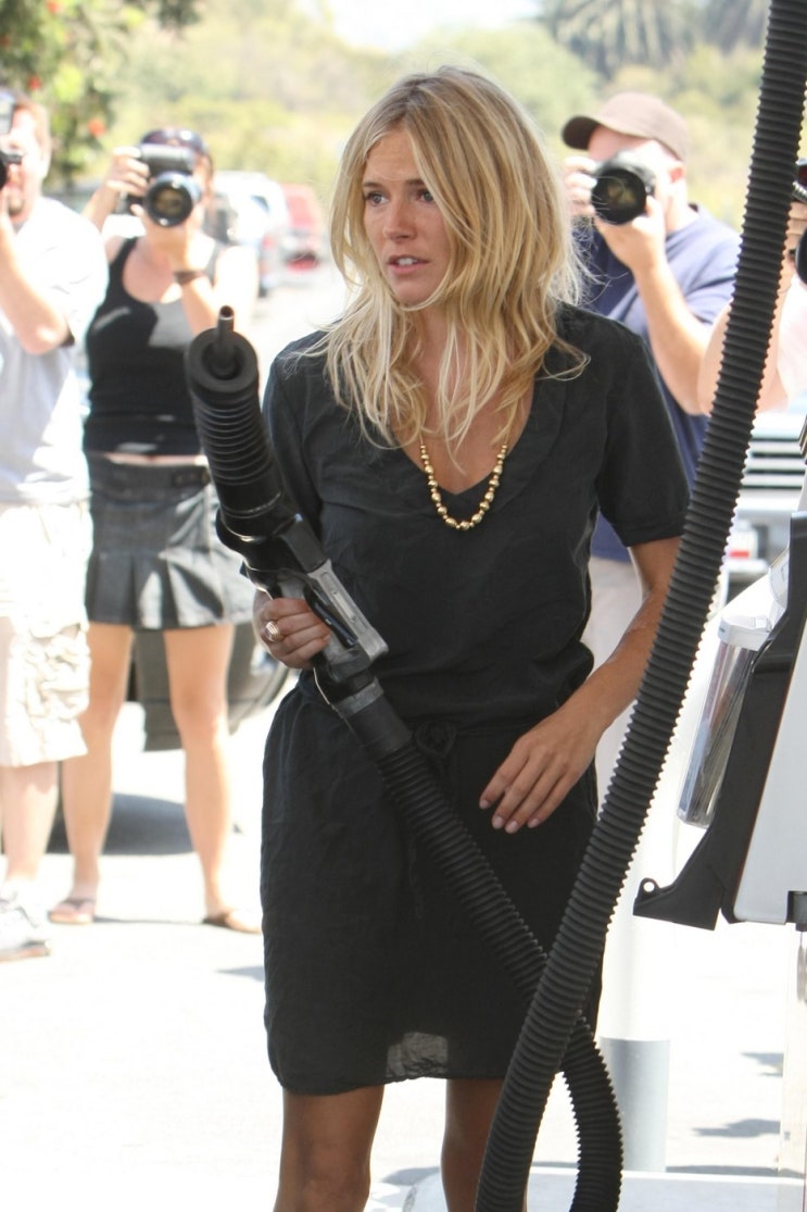 앤디워홀의 작품/앤디워홀의 여인/작품해설/그의 뮤즈/에디 세즈윅/솔라니스 총격사건 : 네이버 블로그, image size:743x1115