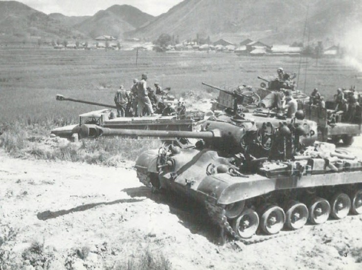 영산 전투 당시 미 제 1 해병사단 전차대대의 34번 M26 퍼싱 전차 Korean War Battle of Youngsan ...