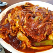 강남구청역 <팔당닭발> - 중독성 있는 매운맛, 인생 오징어볶음