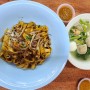 말레이시아 볶음면 국물요리 맛집투어 동남아일상 해외생활 온더테이블 맛집투어