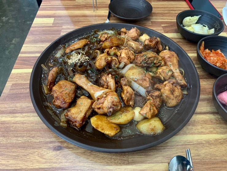 배곧 찜닭 :: 홀에서 식사 가능한 두찜 시흥배곧점 / 까만찜닭 : 네이버 블로그