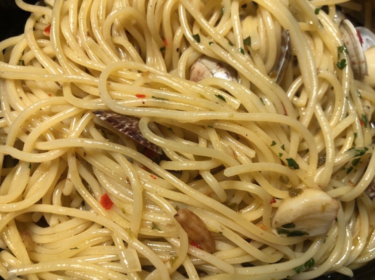 알리오올리오 봉골레 엔초비 파스타 스파게티 차이 뜻 칼로리 소스 맛집 만들기 레시피 간단한 맛있는 점심 오늘저녁메뉴 집밥 내돈내산 바지락 청정원 폰타나 오뚜기 이금기 치킨 ...